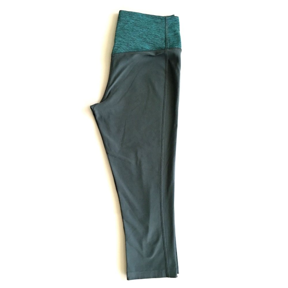 NIKE WOMEN'S CAPRI/TIGHT - Picture 2 of 5